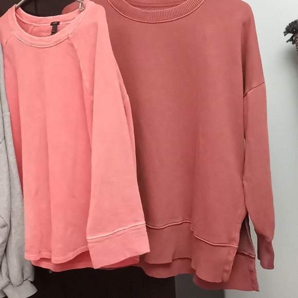 Sweaters - Picture 4 of 7